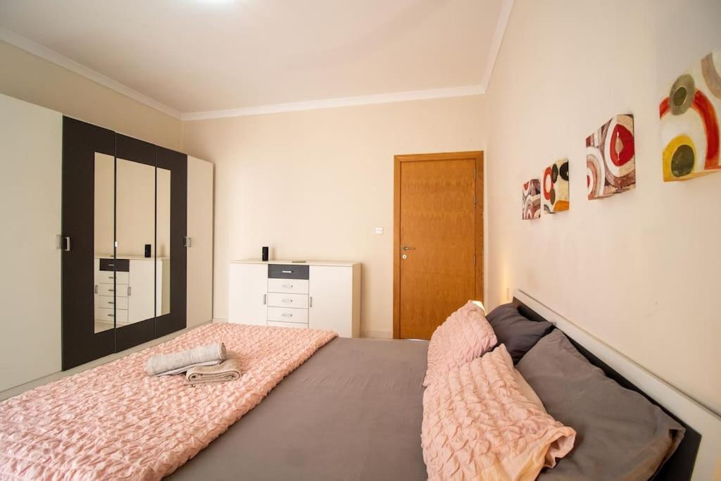 Modern Apt In The Heart Of Maltese Nightlife San Ġiljan Kültér fotó